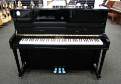 Beale UP118 polished black Upright piano