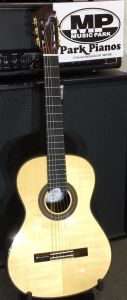 Katoh MCG150S All Solid Classical Guitar 